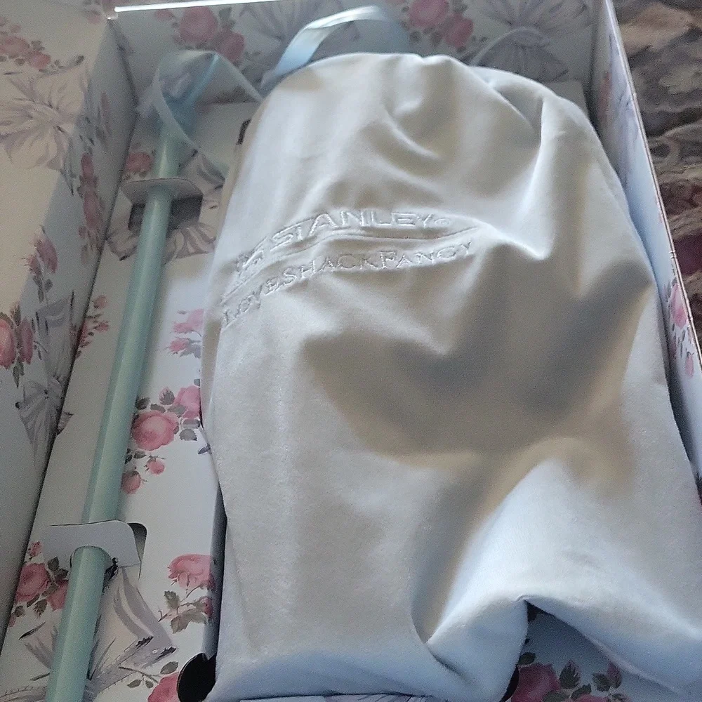 Stanley Love Shack Fancy Pastel Floral Tumbler with Straw Boxed Dust Cover - Picture 6 of 10